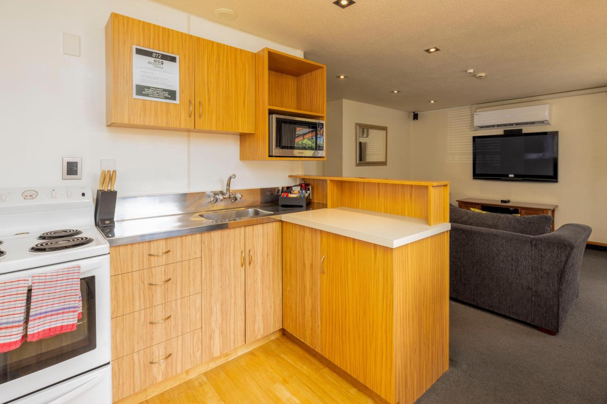 Airport Gateway Motor Hotel 4*