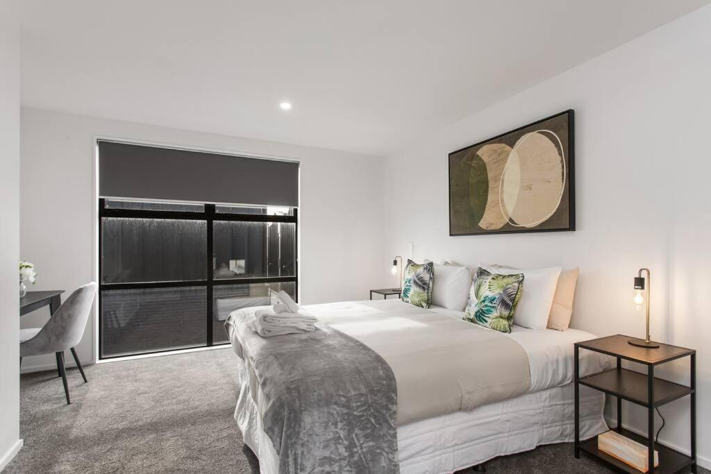 Apartment Great Deals At New Upmarket Appt *