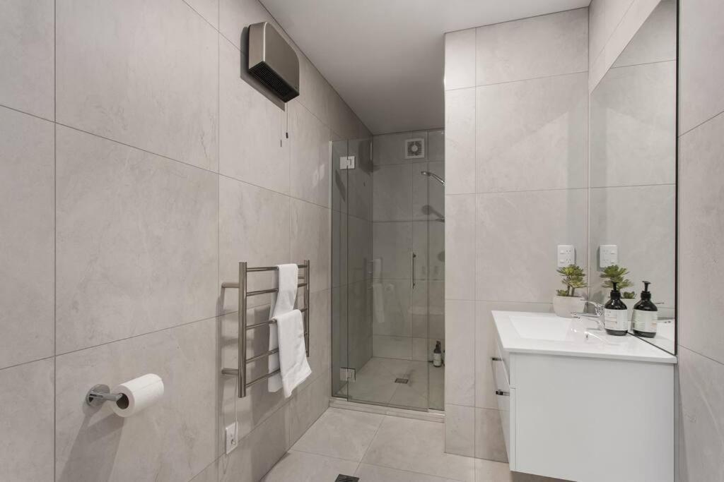 Great Deals At New Upmarket Appt Apartment Christchurch