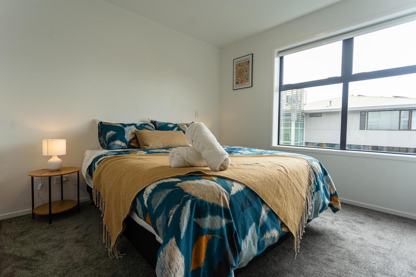 Modern 2 Bedroom Townhouse In Cbd With Parking! Sleeps 5 Apartment Christchurch