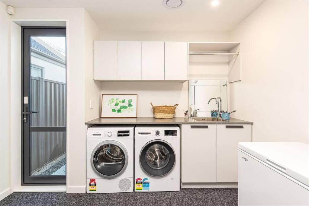 Family House Airport Heaven Holiday home Christchurch