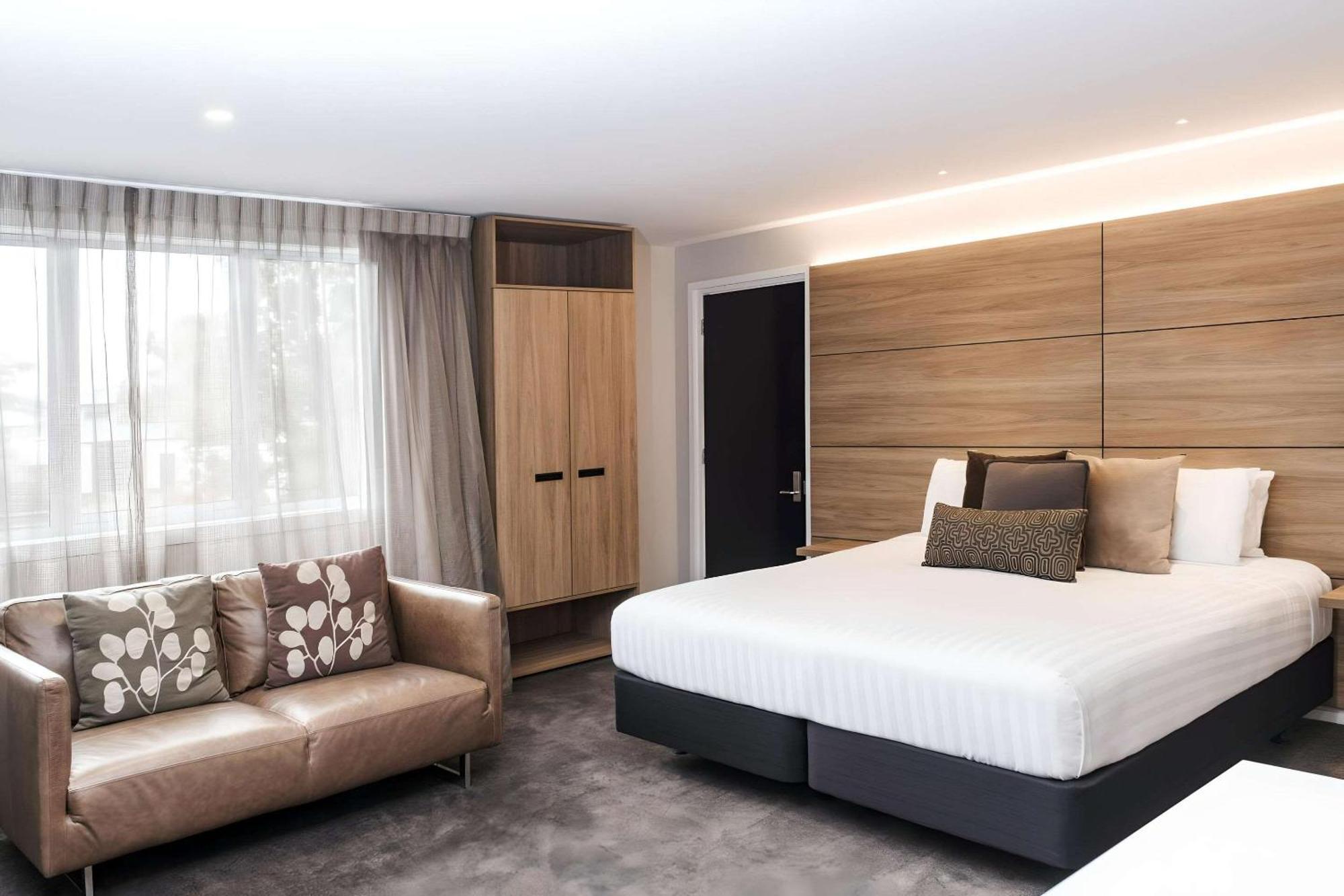 Elms Christchurch, Ascend Collection Hotel