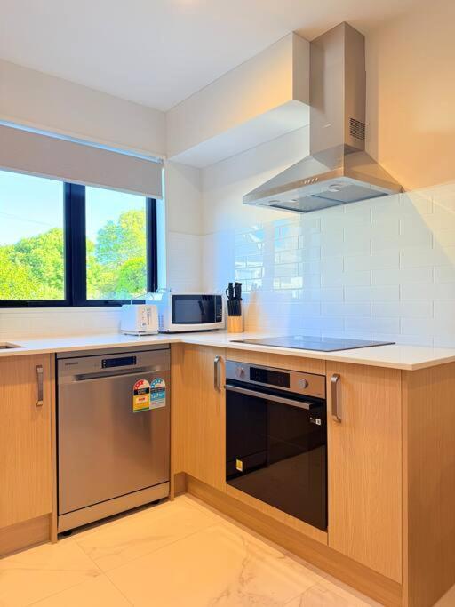 Holiday home Tranquil 3 Bed Minutes To Cbd And Arena, Sleeps 7 *