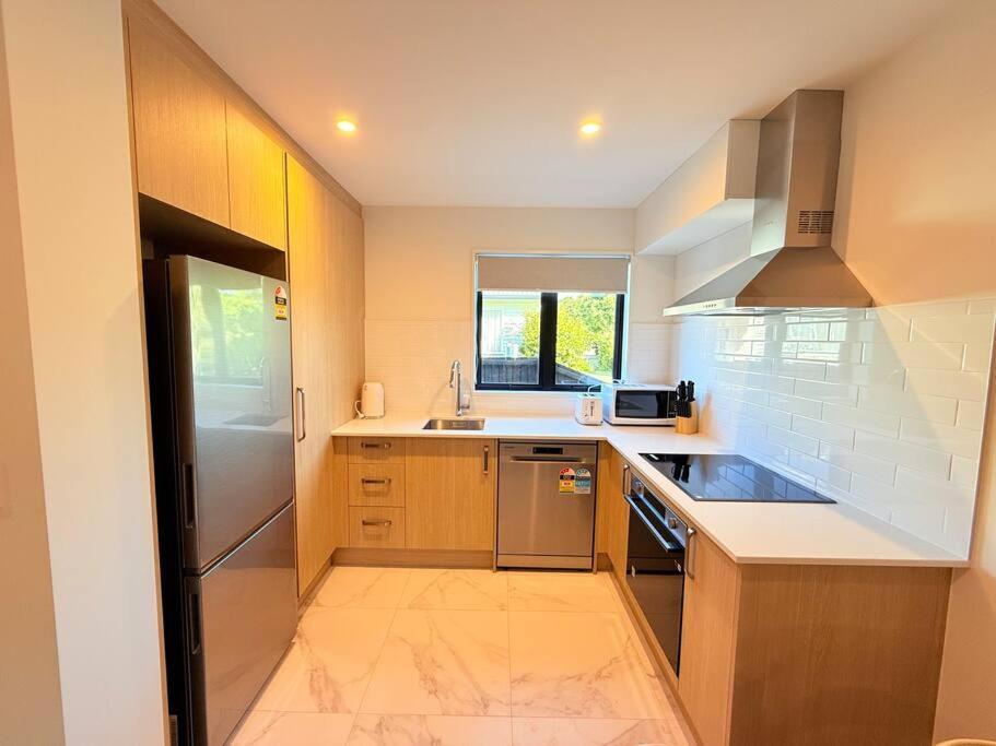 Holiday home Tranquil 3 Bed Minutes To Cbd And Arena, Sleeps 7 *