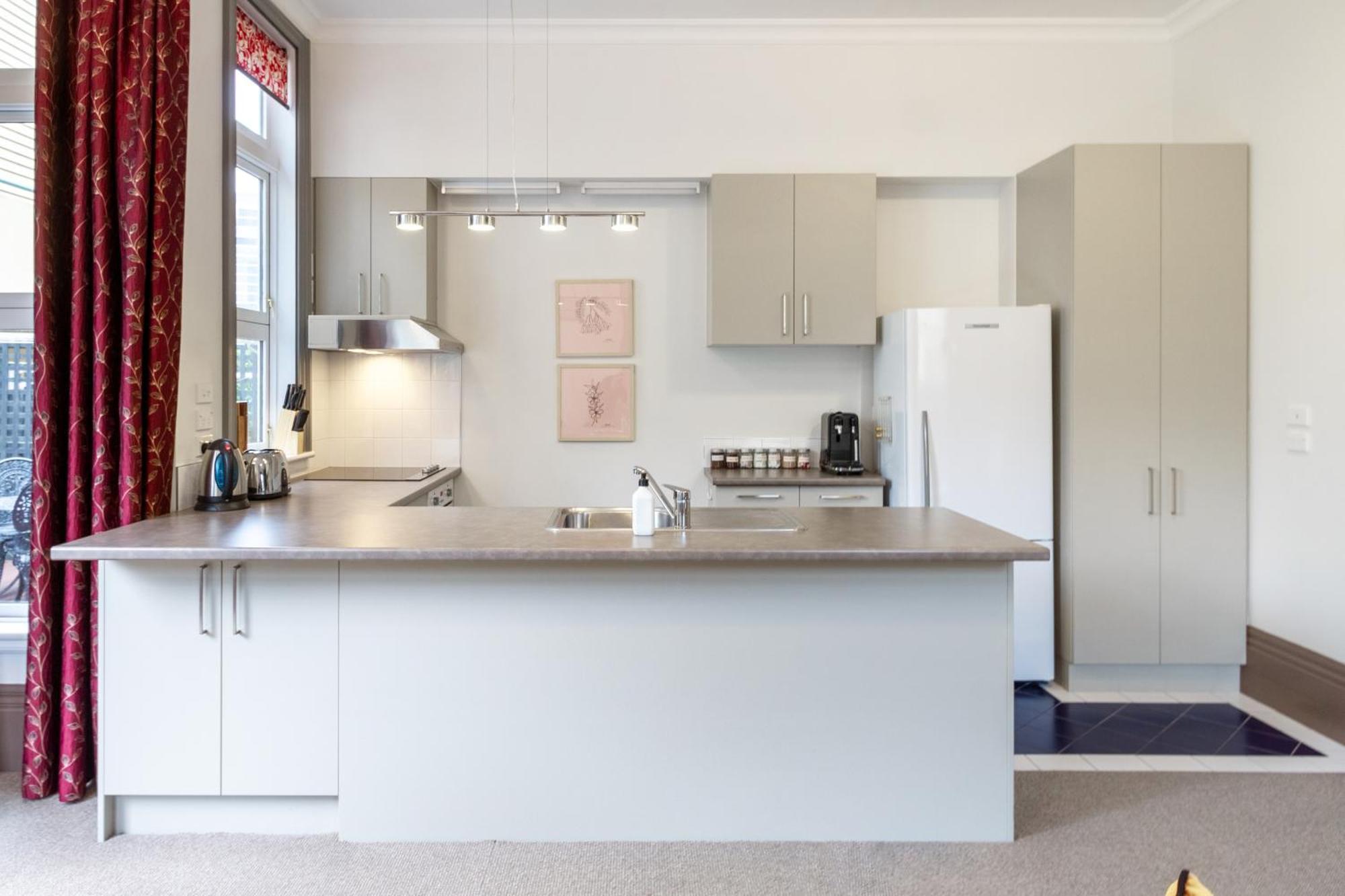 2 Bedroom 2 Bath Modern Heritage Near Art Gallery * Christchurch