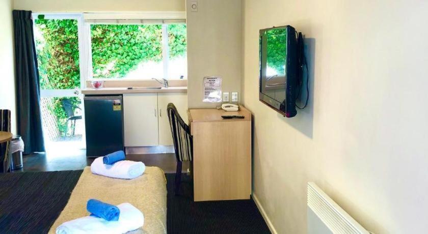 Christchurch Motel 4*