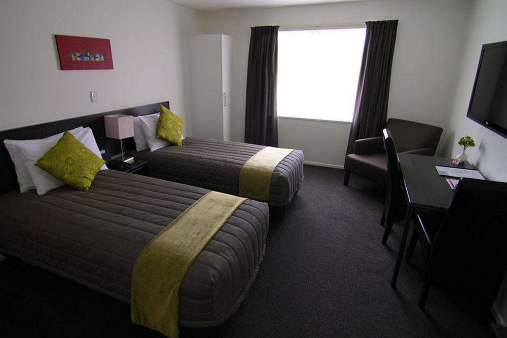 Airport Palms Motel 4*