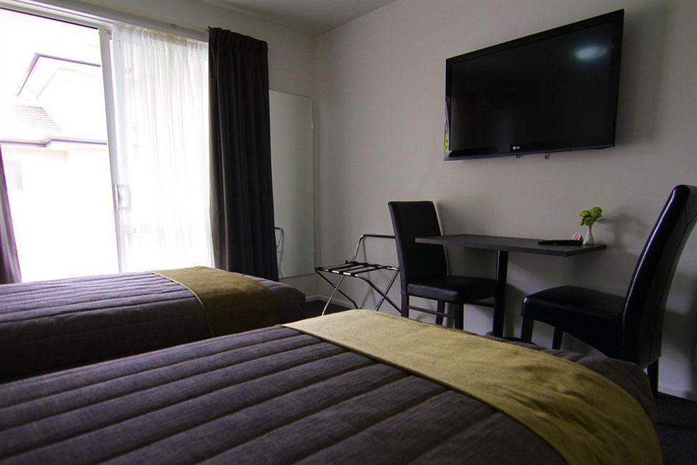 Airport Palms 4*