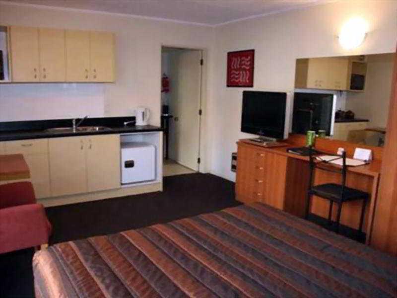 The Towers On The Park Hotel 4*
