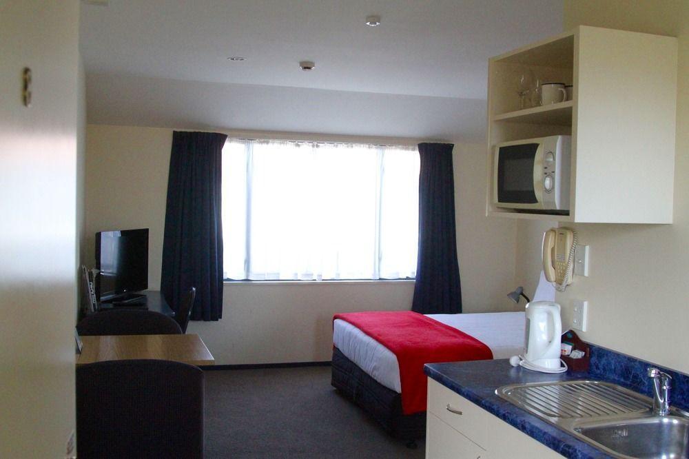 Riccarton Mall 4*