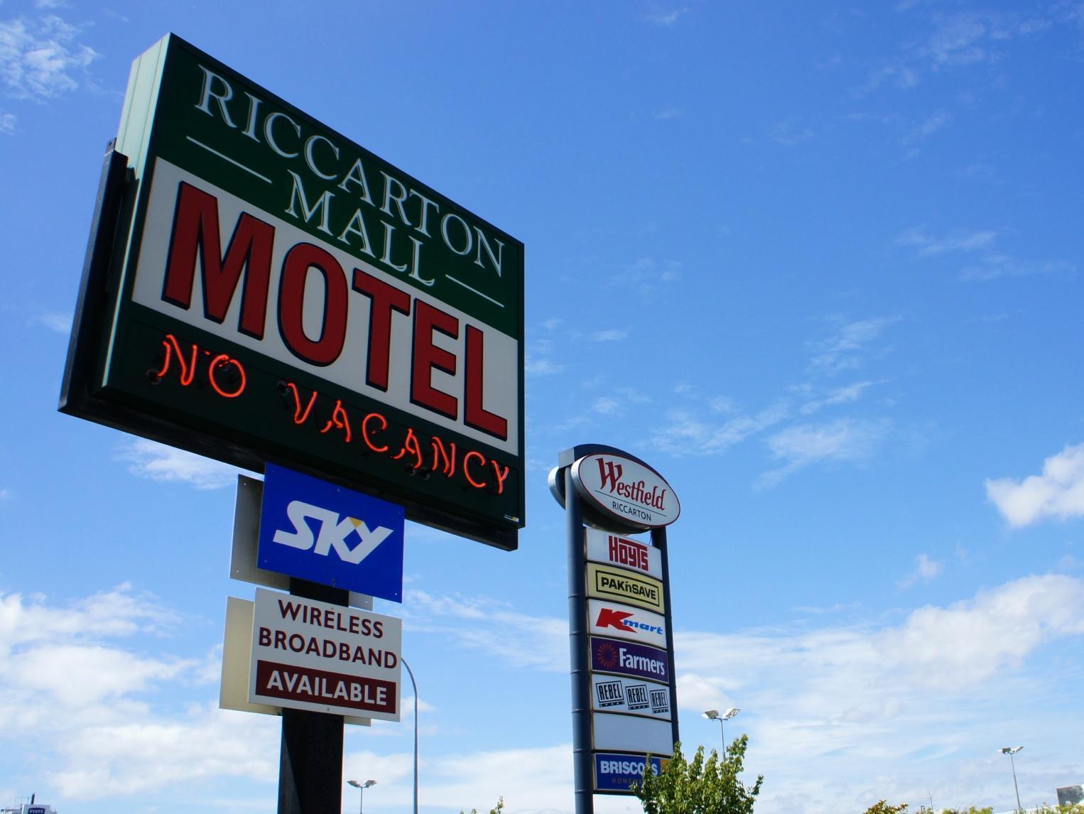 Riccarton Mall Motel 4*