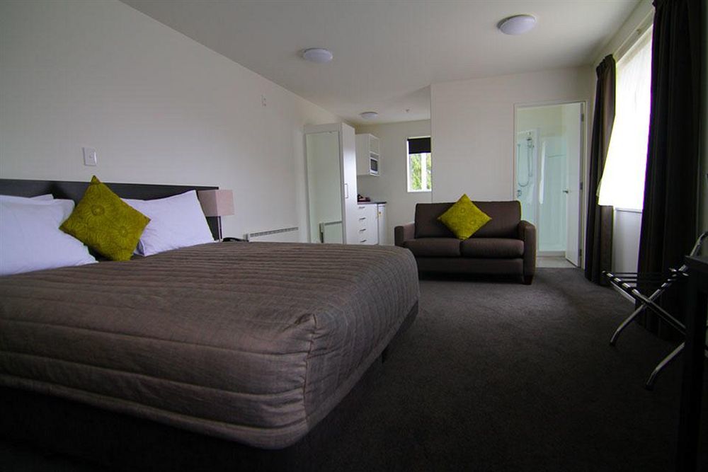 Motel Airport Palms 4*