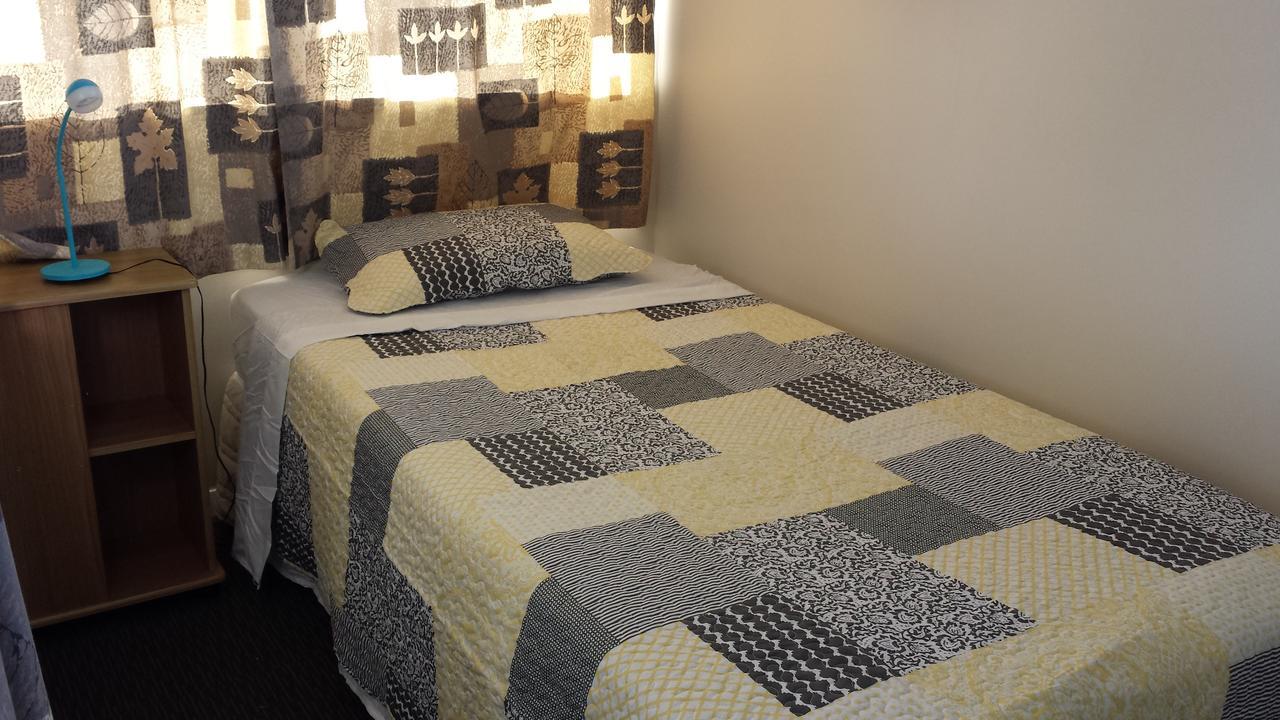 Airport Silver Fern Bed & Breakfast 2*