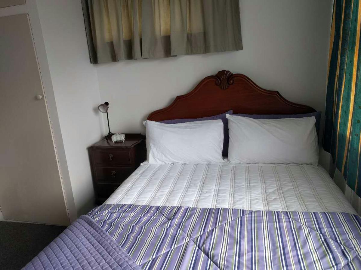 Airport Silver Fern Bed & Breakfast 2*