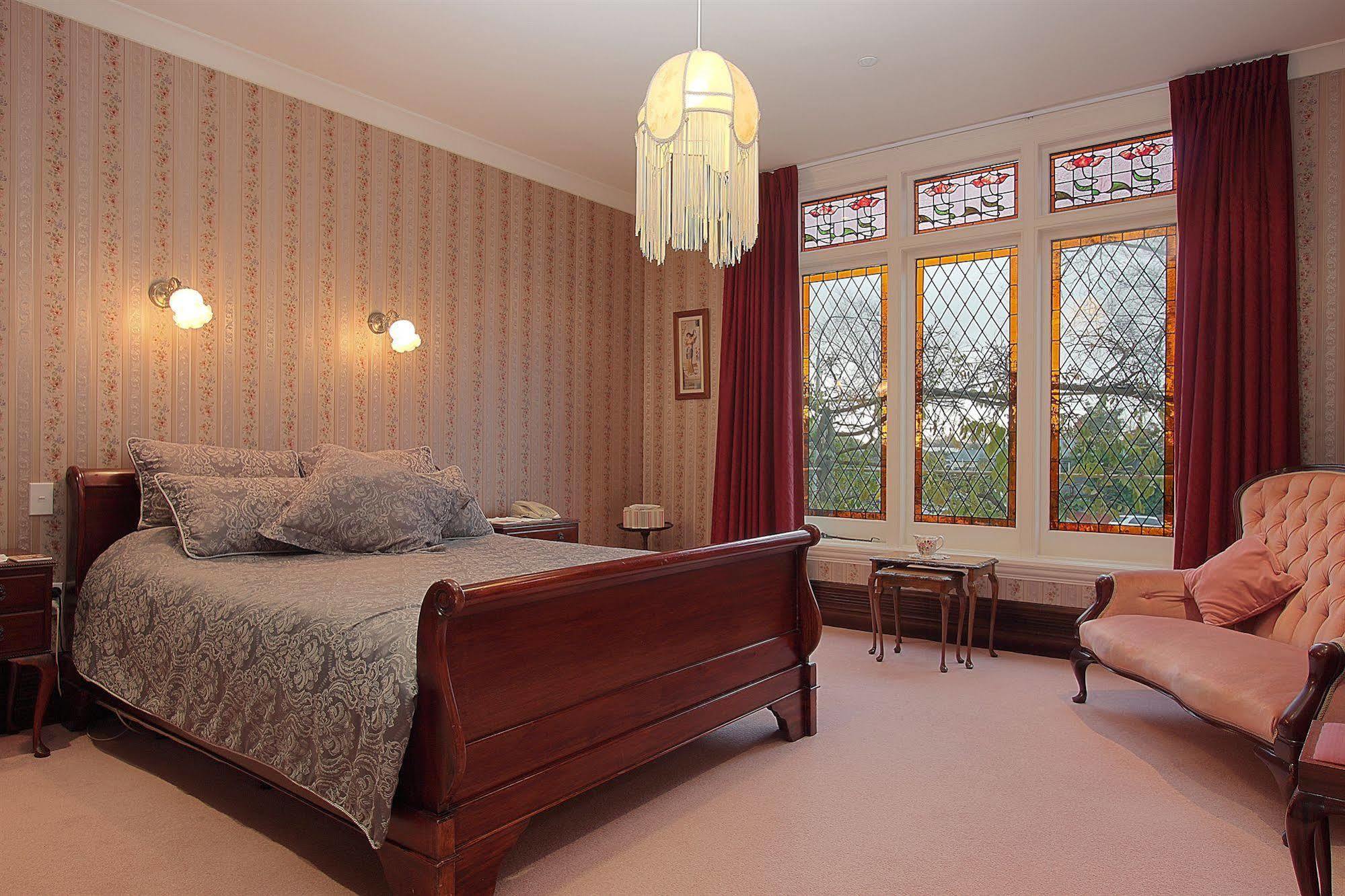 Eliza's Manor 5* Christchurch