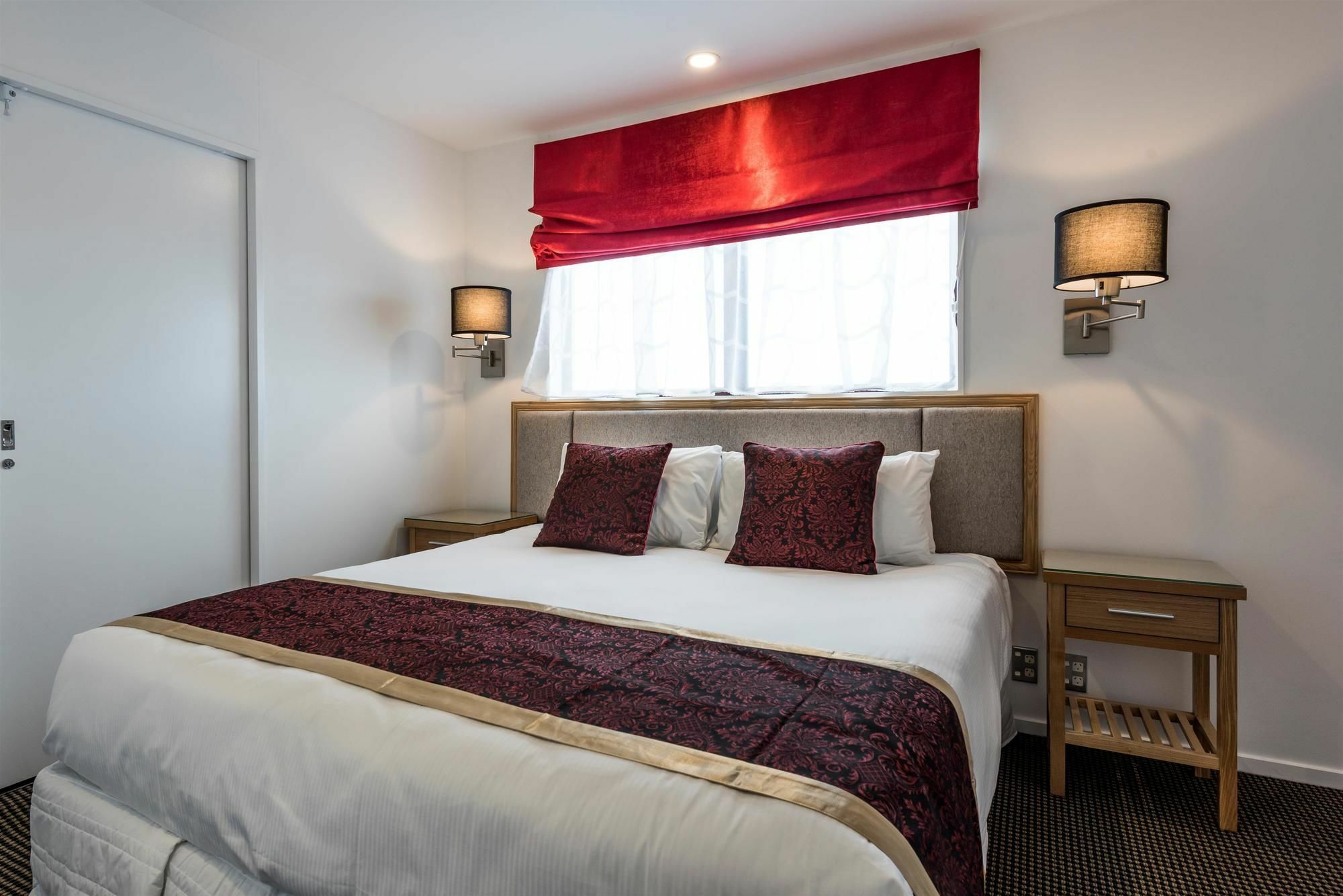 Fino Hotel & Suites