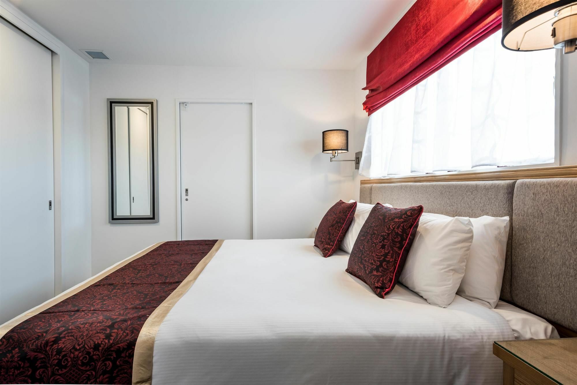 Hotel Fino Hotel & Suites 4*