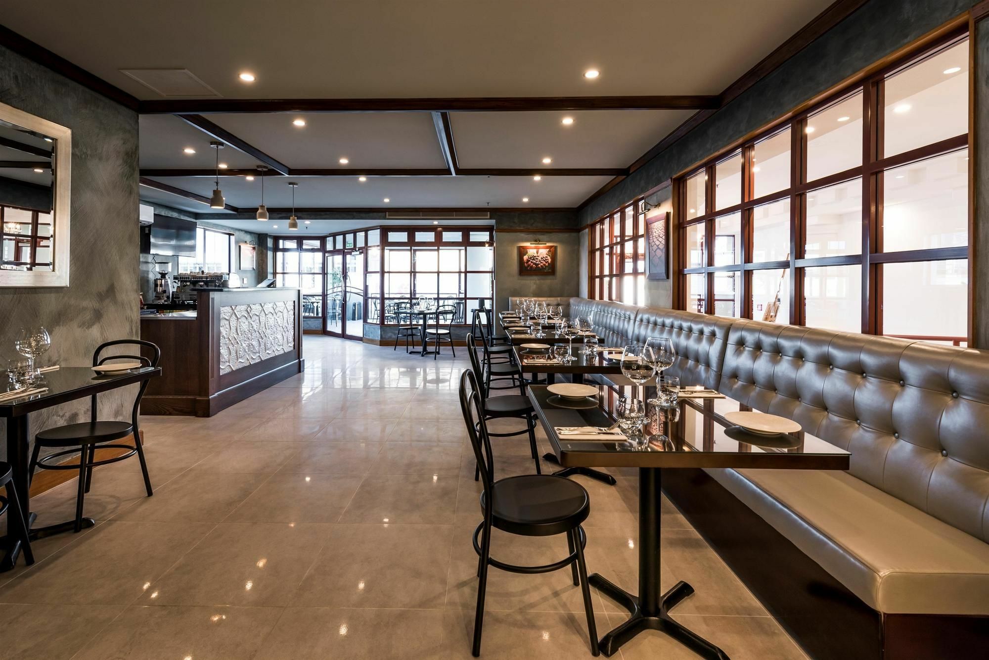 Fino Hotel & Suites