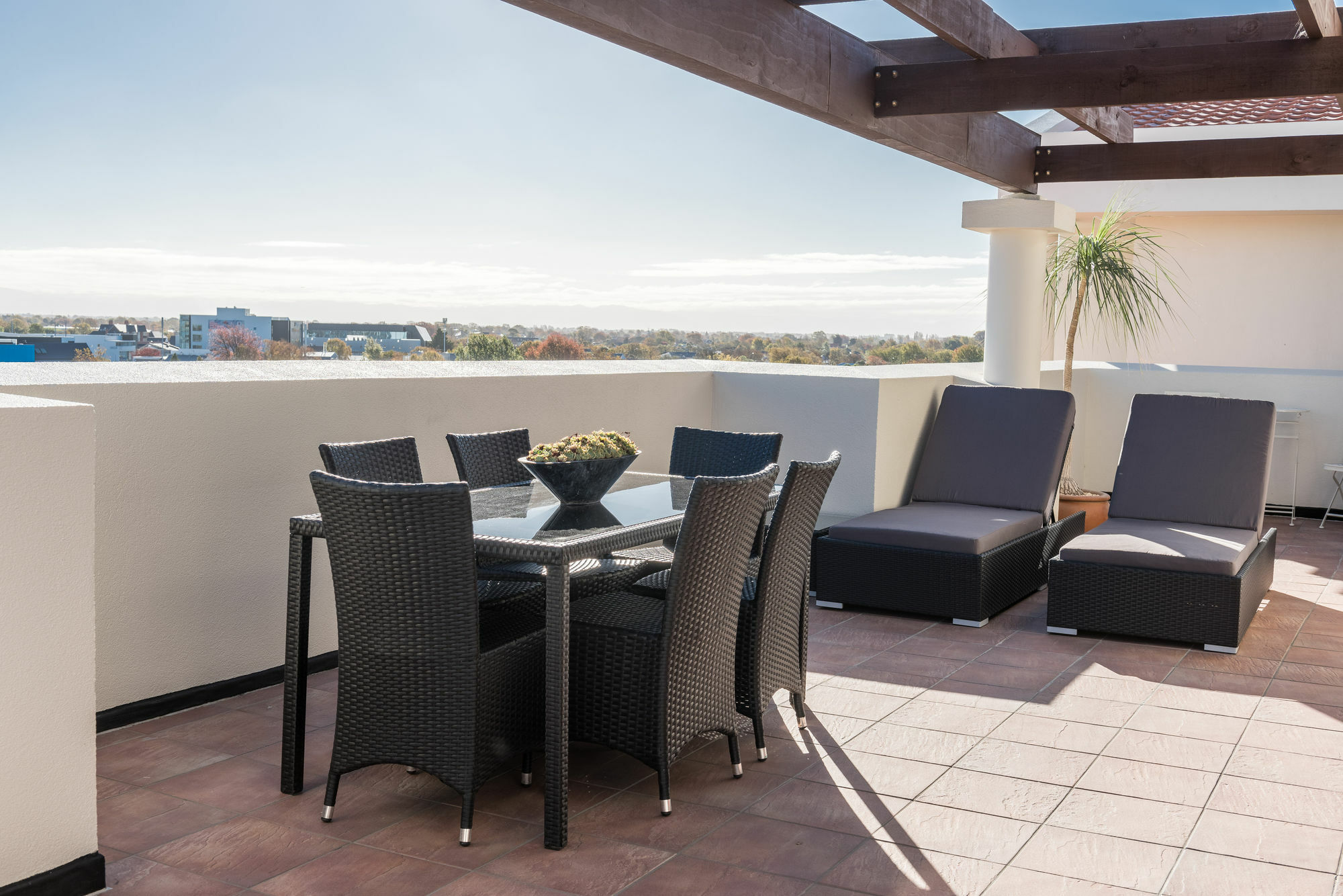 Fino Hotel & Suites