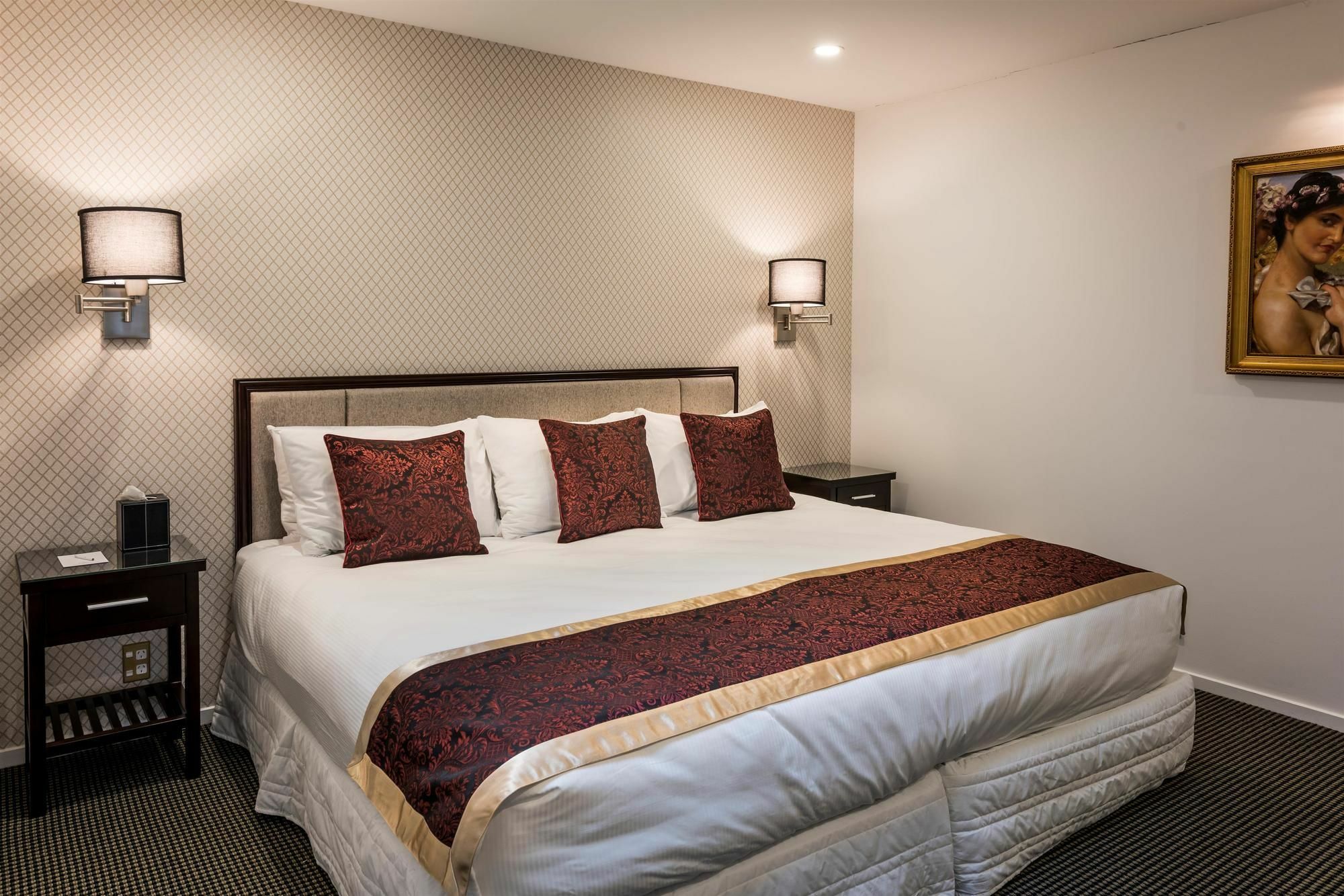Hotel Fino Hotel & Suites