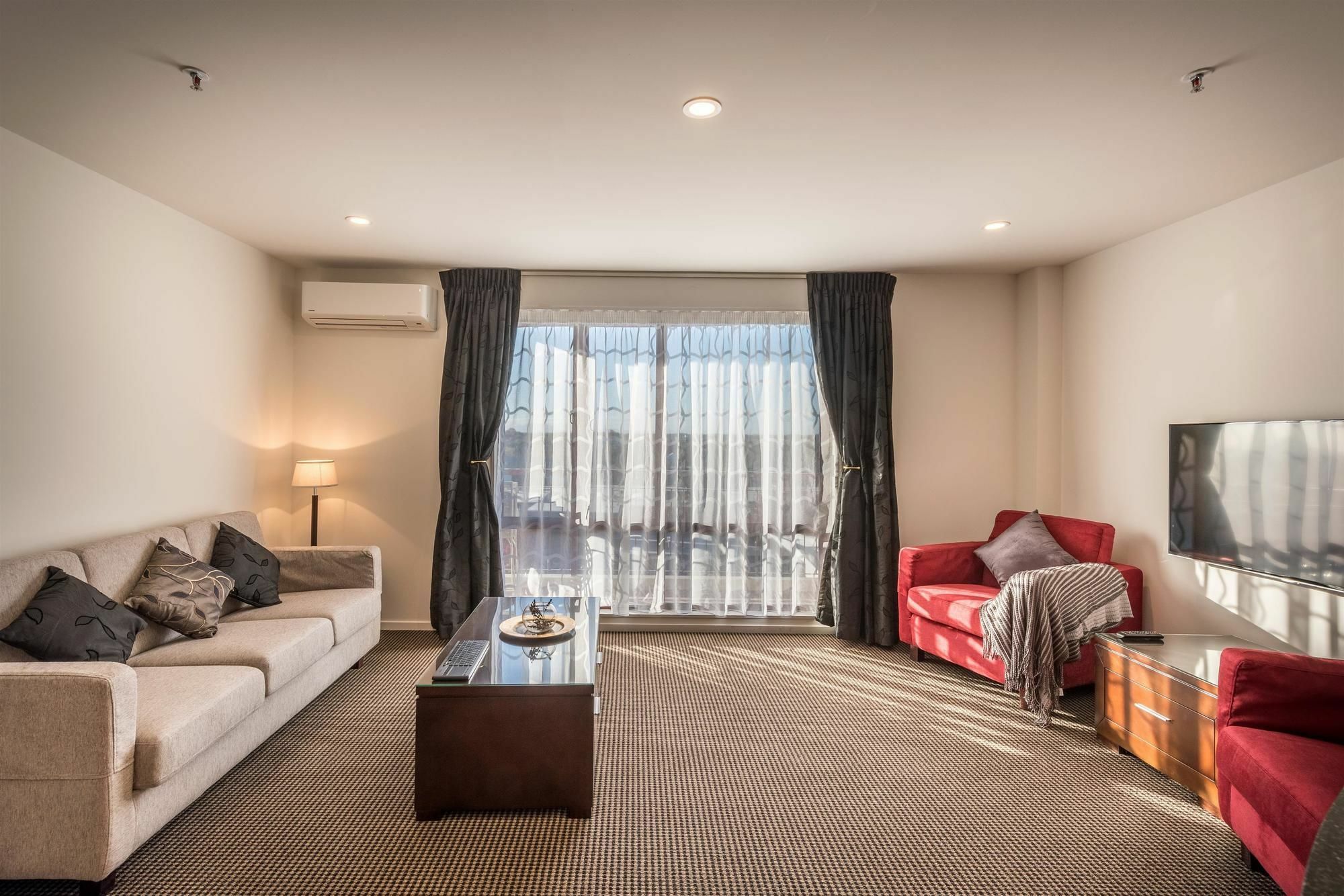 Fino Hotel & Suites