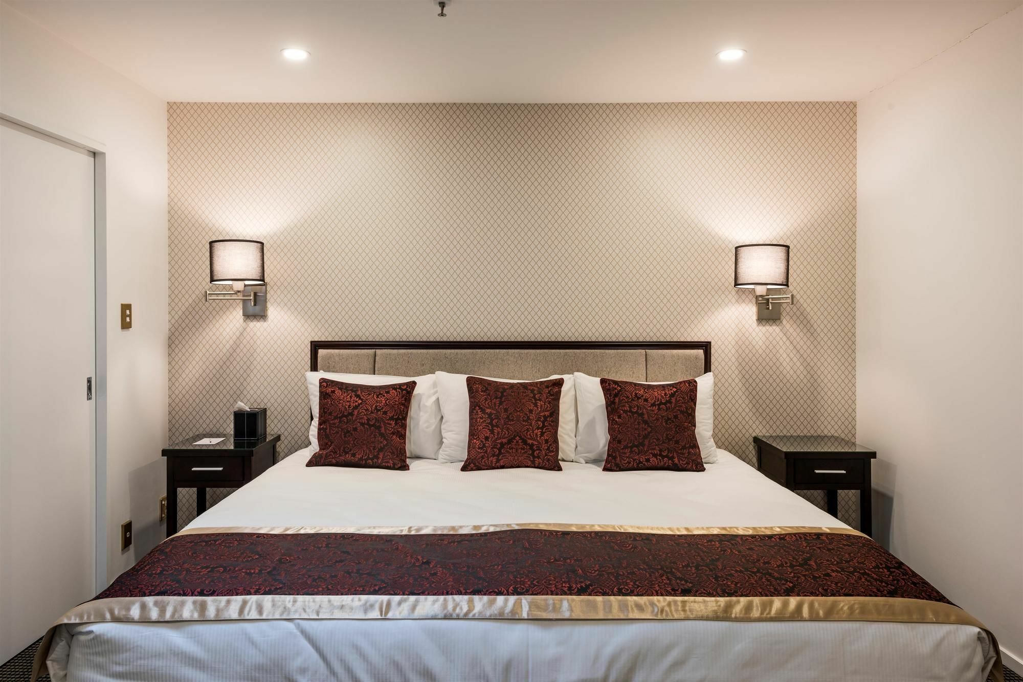 Fino Hotel & Suites Hotel 4*