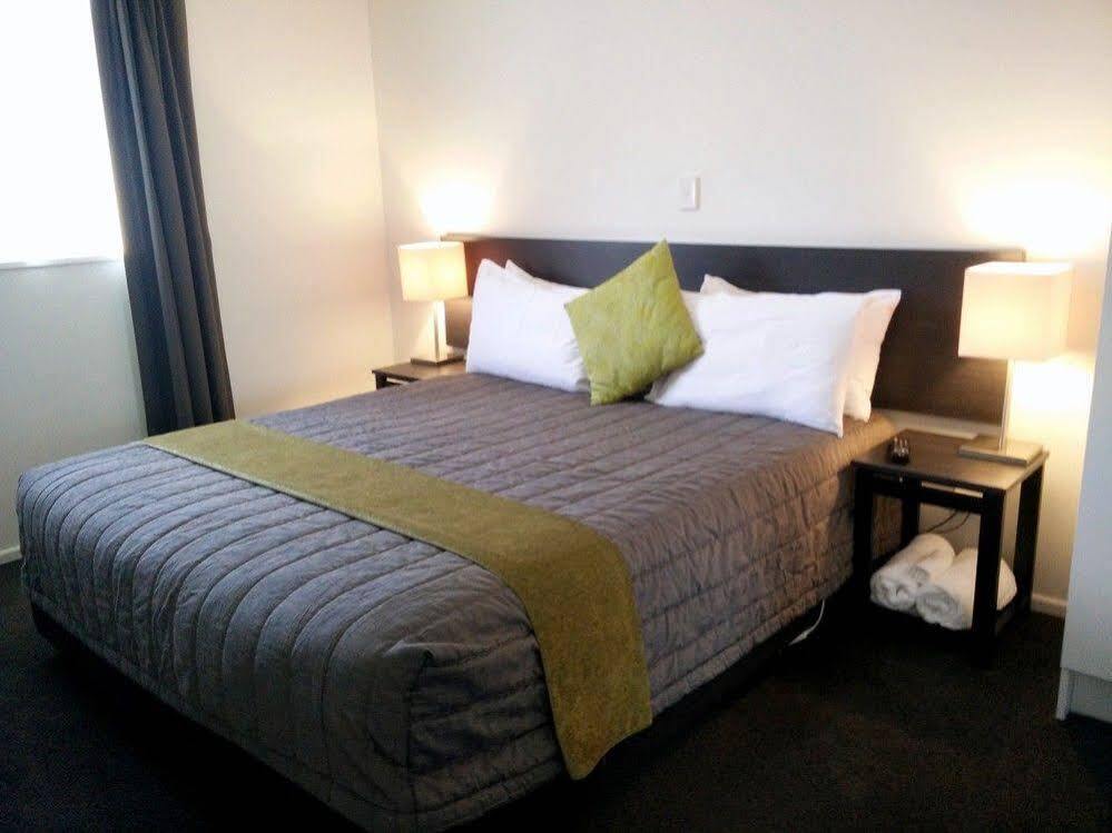 Motel Airport Palms 4*