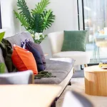 Gateway To Hagley Park - 2 Bed W/Carpark