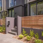 Latimer View Apartment