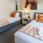 Stylish Home In The Heart Of Christchurch 2 Bed