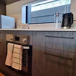 Addington Townhouse With Carpark 8Mins Walk To Hagley Park South