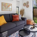 Central City Escape 1 Bed 1 Bath Near Hagley Park