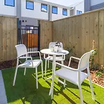 Beachside Bliss: 1 Bed 1 Bath