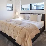 Beachside Bliss: 1 Bed 1 Bath
