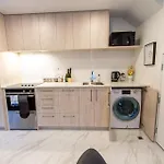 2 Bedroom Central Christchurch Hub