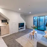 1 Bed Comfort In The Heart Of Chch