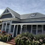 5 Large Bedroom Villas Suitable For 10People