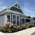 5 Large Bedroom Villas Suitable For 10People