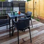 City Lights Retreat With Carpark 2 Bed 2 Bath