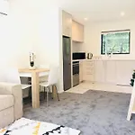 Central Location With Hagley Park View