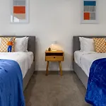 Luxury Living: 2-Bedroom Retreat In Christchurch