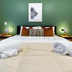 Designer Detailing In The Cbd: 2 Bed 2.5 Bath