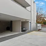 Walking Distance Cbd 2 Bdrms Secure Park