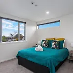 Walking Distance Cbd 2 Bdrms Secure Park