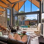 Divine On Derby - Christchurch Holiday Home