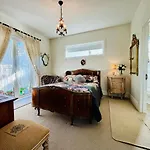Papanui Paris Inspired Apartment