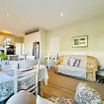 Papanui Paris Inspired Apartment