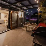 Peaceful City Cottage & Hot Tub