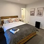 Close To City And Beach - Modern Home With Garage