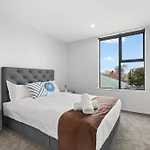 Lovely 2Br Home Close To Center